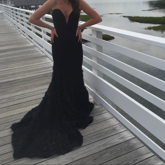 Dress - Picture 3 of 5